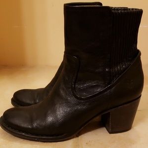 Frye Lucinda Scrunch Short boots